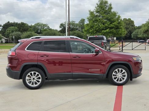 Used 2019 Jeep Cherokee Latitude w/ Popular Appearance Group FWD image 9