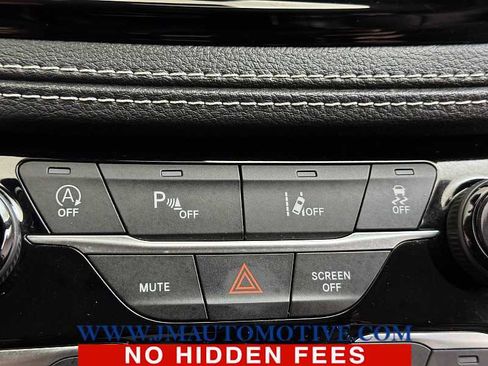 Used 2023 Chrysler Pacifica Limited image 40