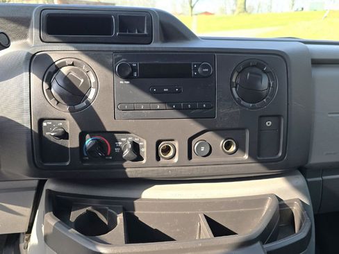 Used 2014 Ford E-150 and Econoline 150 image 22