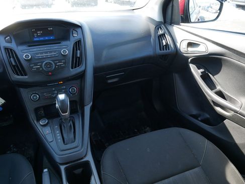 Used 2015 Ford Focus SE w/ SE Cold Weather Package image 11