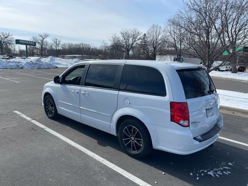 Used 2017 Dodge Grand Caravan SXT w/ Driver Convenience Group FWD image 6