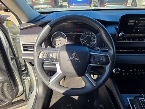 Used 2024 Mitsubishi Outlander ES AWD/4WD image 38