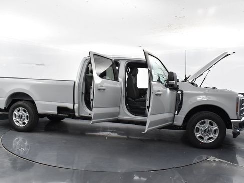 New 2026 Ford F250 XLT w/ XLT Premium Package RWD image 42