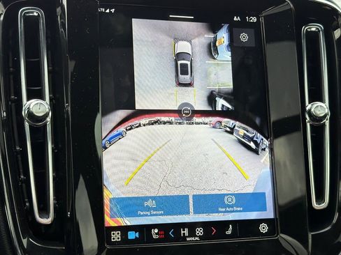 Used 2025 Volvo XC40 B5 Ultra w/ Climate Package image 20