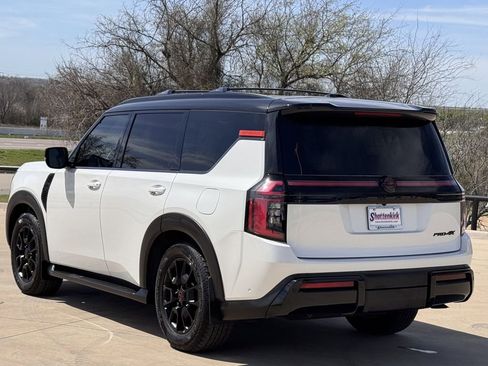 Used 2025 Nissan Armada PRO-4X image 4