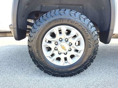 Used 2023 Chevrolet Silverado 2500 LT w/ Convenience Package AWD/4WD image 32