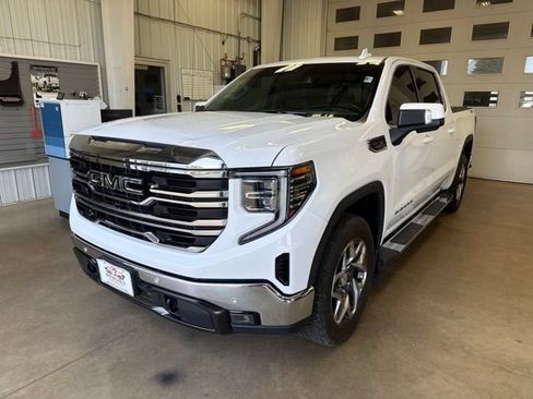 Used 2022 GMC Sierra 1500 SLT w/ SLT Premium Plus Package AWD/4WD image 2