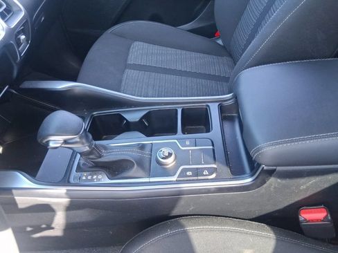 Certified 2023 Kia Sorento LX FWD image 12