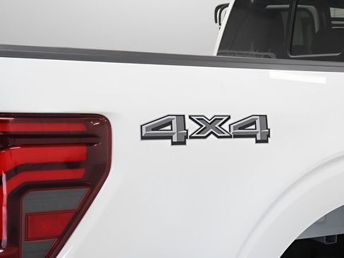 Used 2025 Ford F150 Lariat AWD/4WD image 37