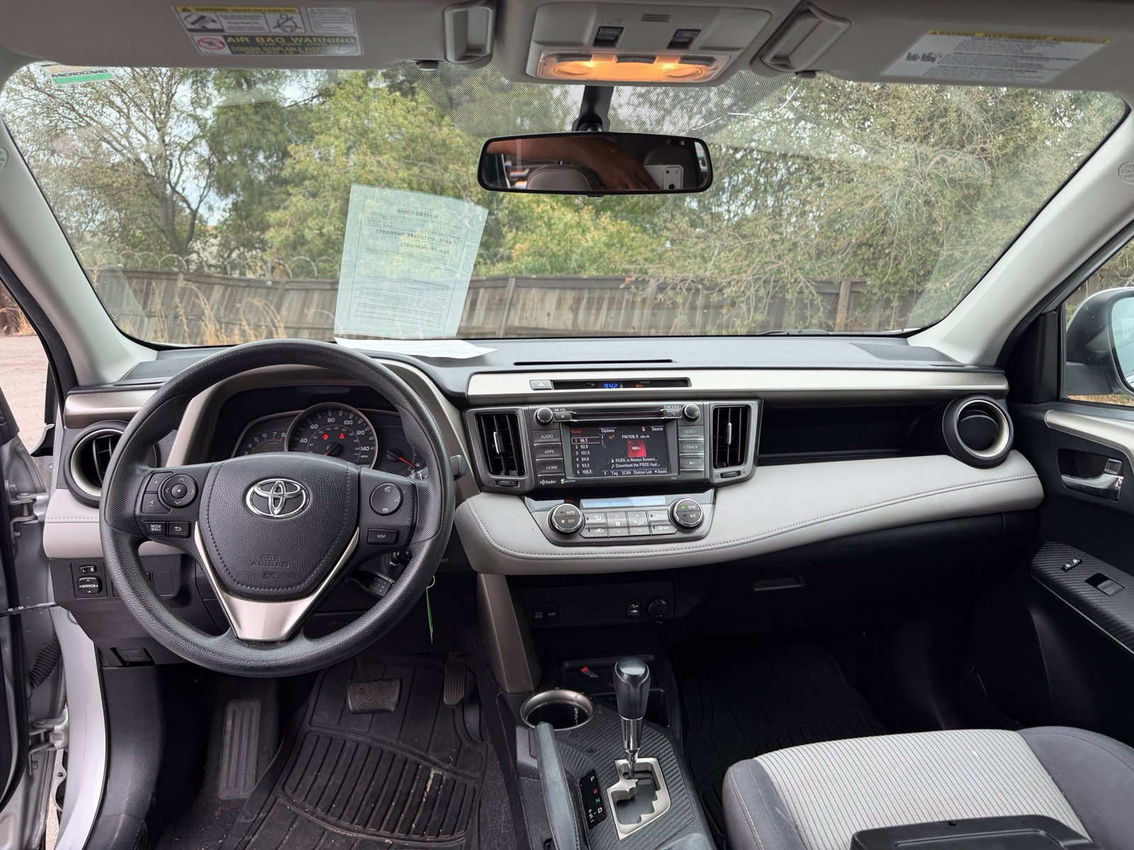 Used 2015 Toyota RAV4 XLE FWD image 11