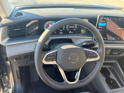 New 2026 Volkswagen Tiguan S FWD image 16