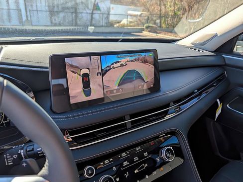 New 2026 INFINITI QX60 Luxe w/ Family Package image 15