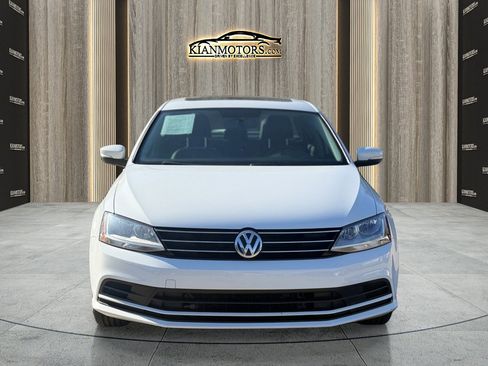 Used 2017 Volkswagen Jetta SE image 6