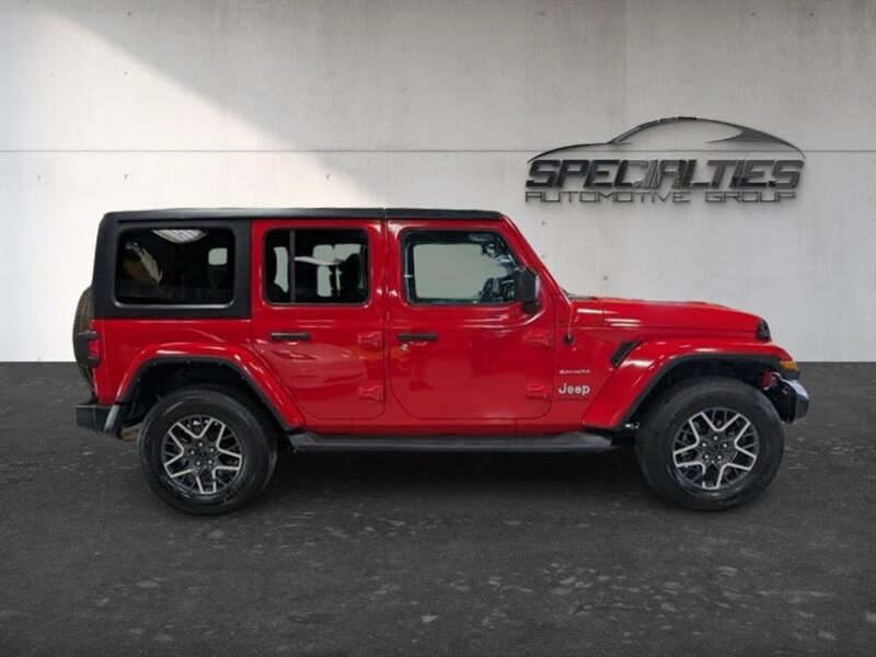 Used 2023 Jeep Wrangler Unlimited Sahara w/ Cold Weather Group AWD/4WD image 11