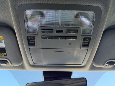 Used 2018 Toyota Highlander XLE image 20