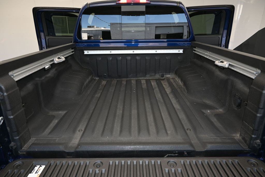 Used 2023 Nissan Frontier SV w/ SV Premium Package AWD/4WD image 10