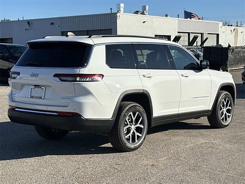 New 2025 Jeep Grand Cherokee L Limited image 3