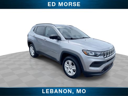 Used 2022 Jeep Compass Latitude w/ Convenience Group AWD/4WD image 2