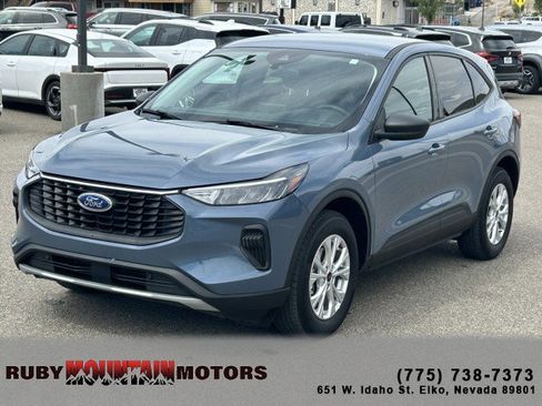 Used 2025 Ford Escape Active AWD/4WD image 3