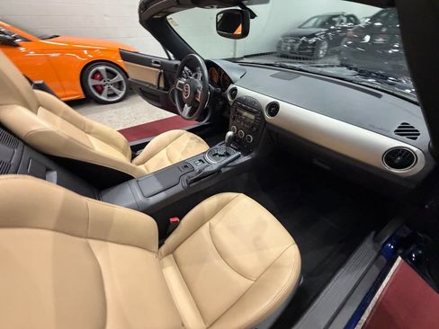 Used 2011 MAZDA MX-5 Miata Grand Touring RWD image 35