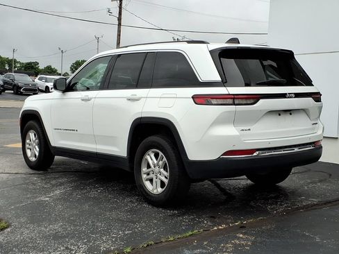 Used 2024 Jeep Grand Cherokee Laredo AWD/4WD image 6