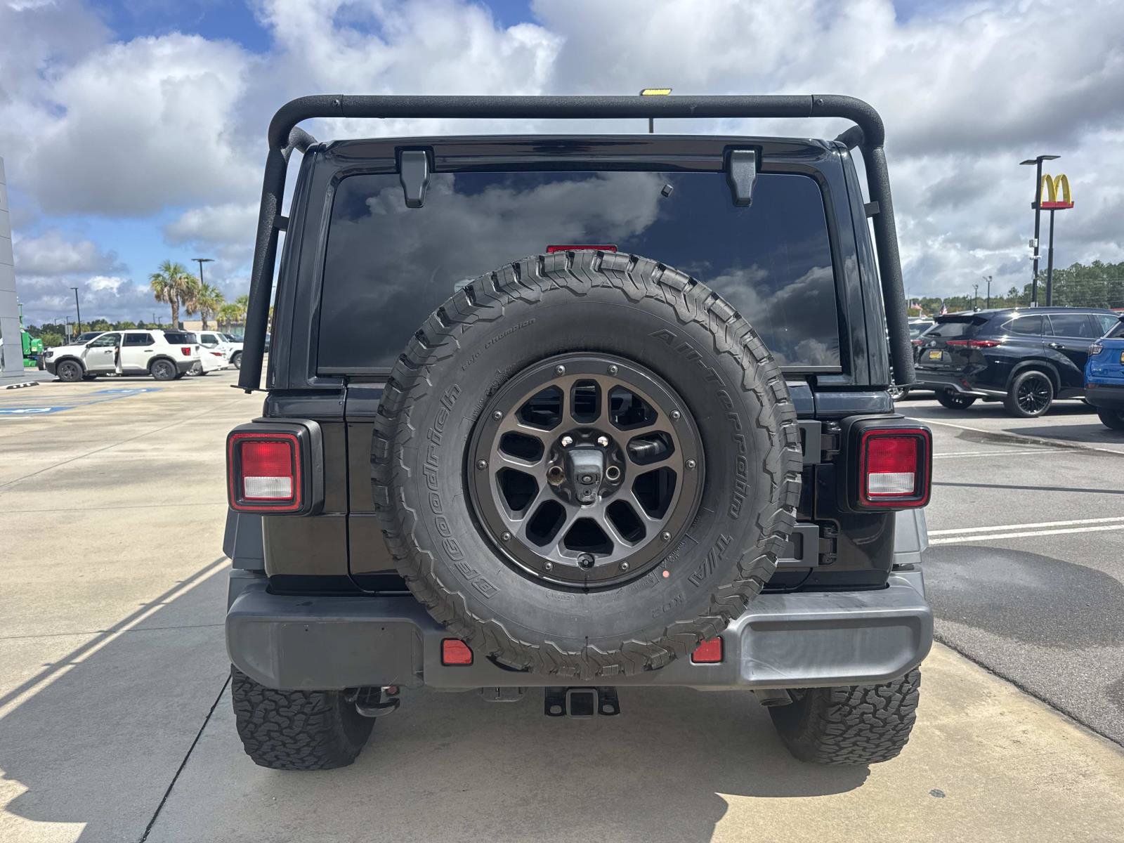 Used 2023 Jeep Wrangler Unlimited Sport AWD/4WD image 6