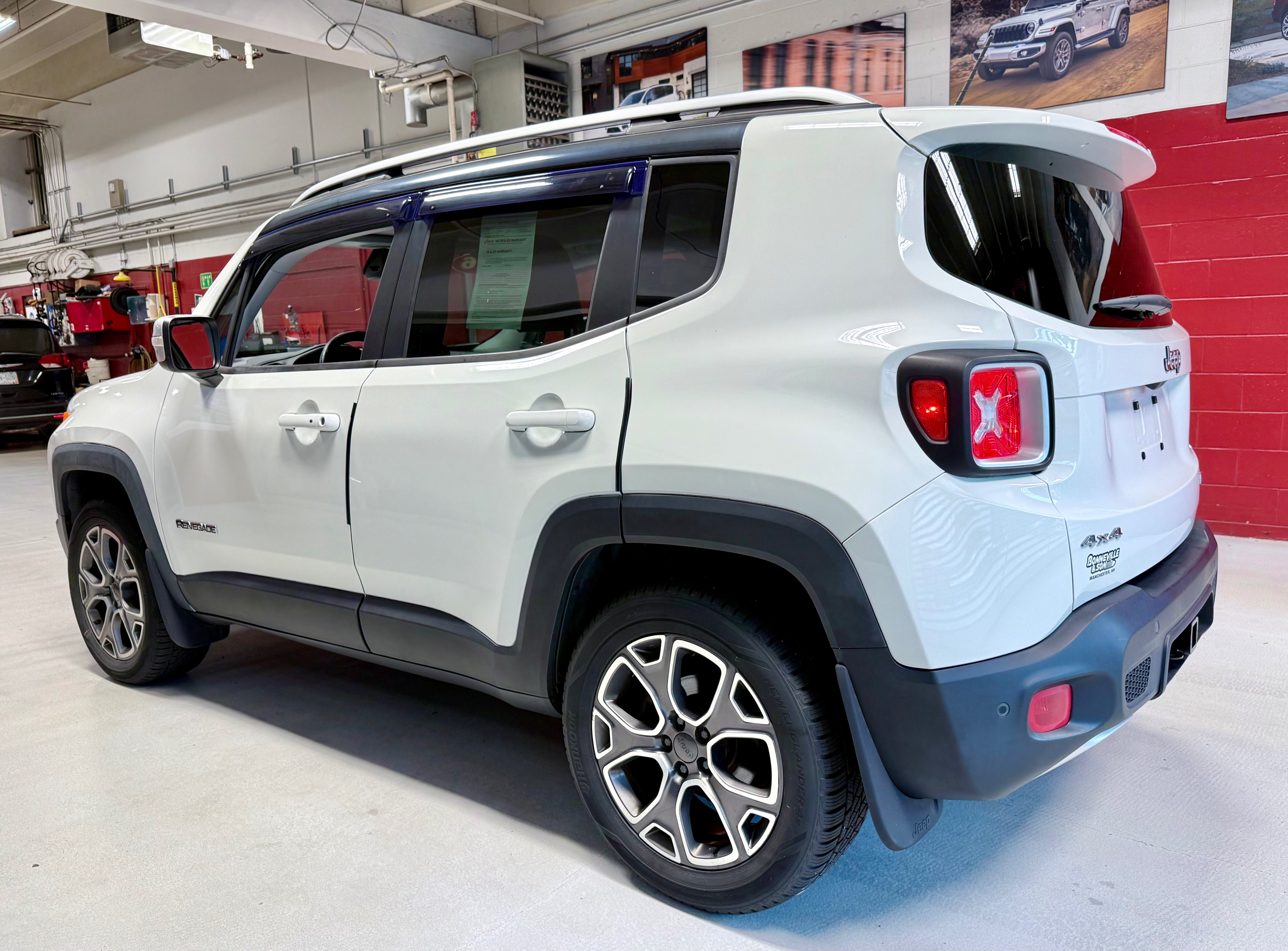 Used 2016 Jeep Renegade Limited w/ Advanced Technology Group AWD/4WD image 4