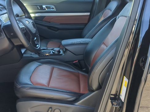 Used 2019 Ford Explorer XLT w/ Equipment Group 202A AWD/4WD image 22