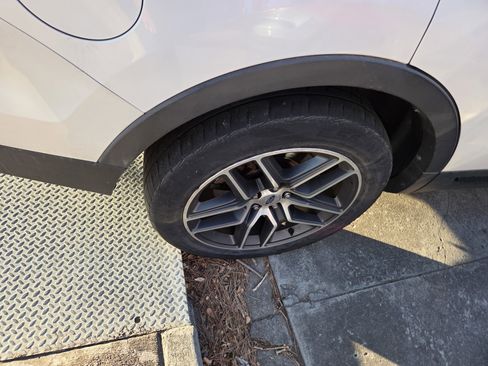 Used 2017 Ford Explorer Sport image 11