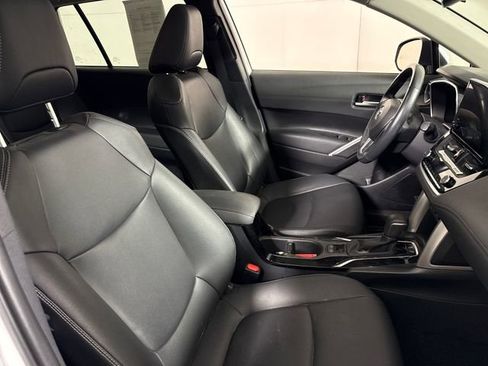 Used 2023 Toyota Corolla Cross XLE w/ Convenience Package image 13