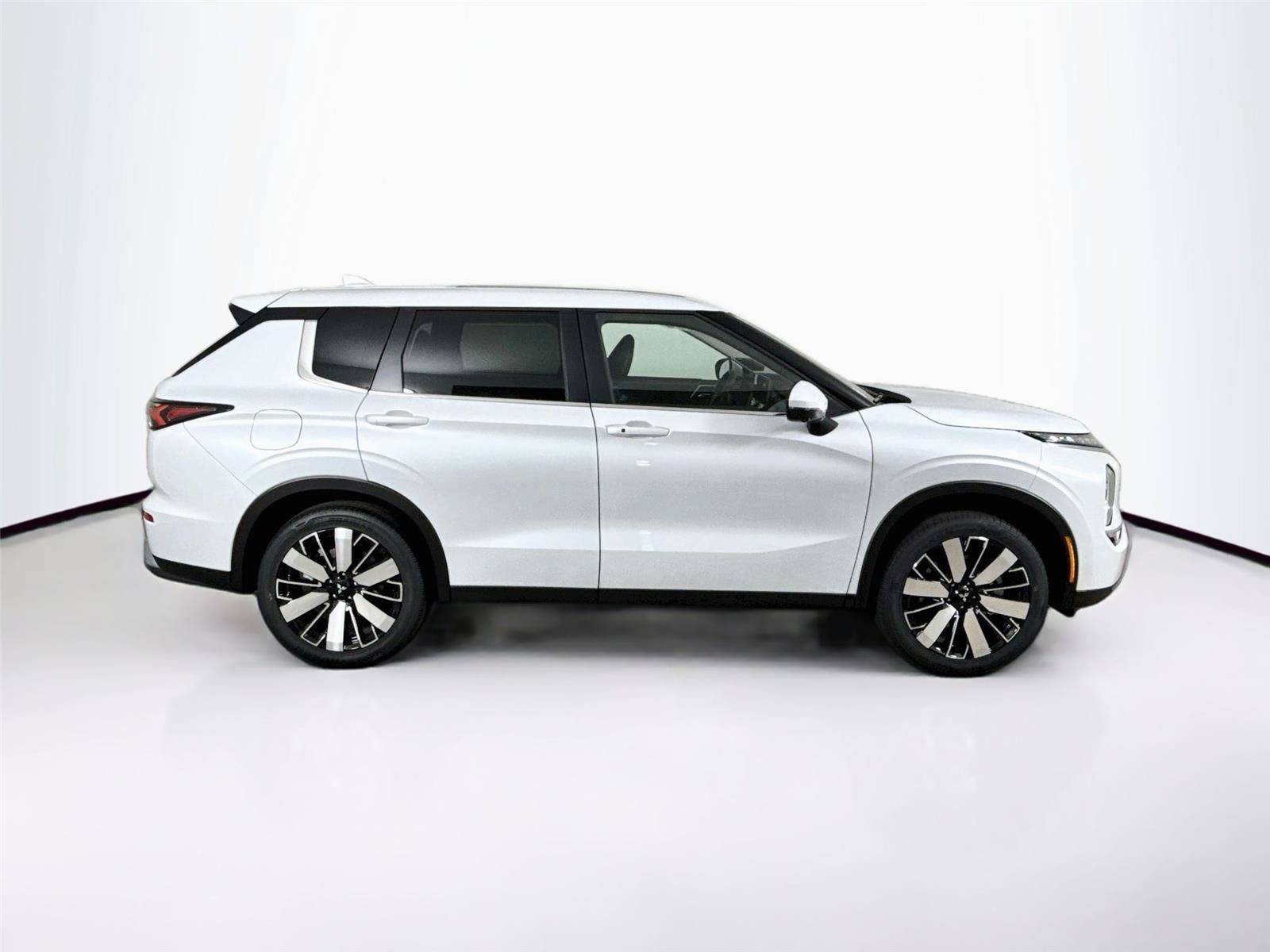 New 2026 Mitsubishi Outlander SE FWD image 29