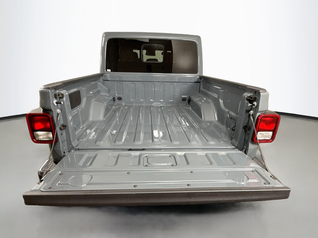 Used 2025 Jeep Gladiator Sport AWD/4WD image 23