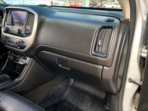 Used 2018 GMC Canyon SLT w/ Driver Alert Package image 19