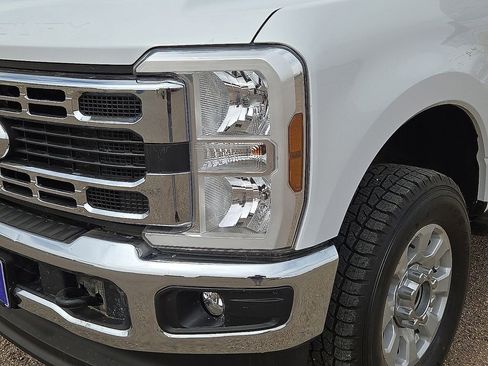 Used 2024 Ford F250 XLT w/ FX4 Off-Road Package image 10