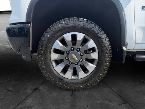 Used 2024 Chevrolet Silverado 2500 Custom w/ Custom Convenience Package AWD/4WD image 14