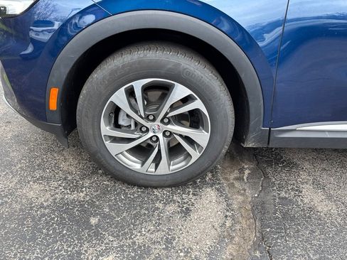 Used 2023 Buick Envision Essence FWD image 11