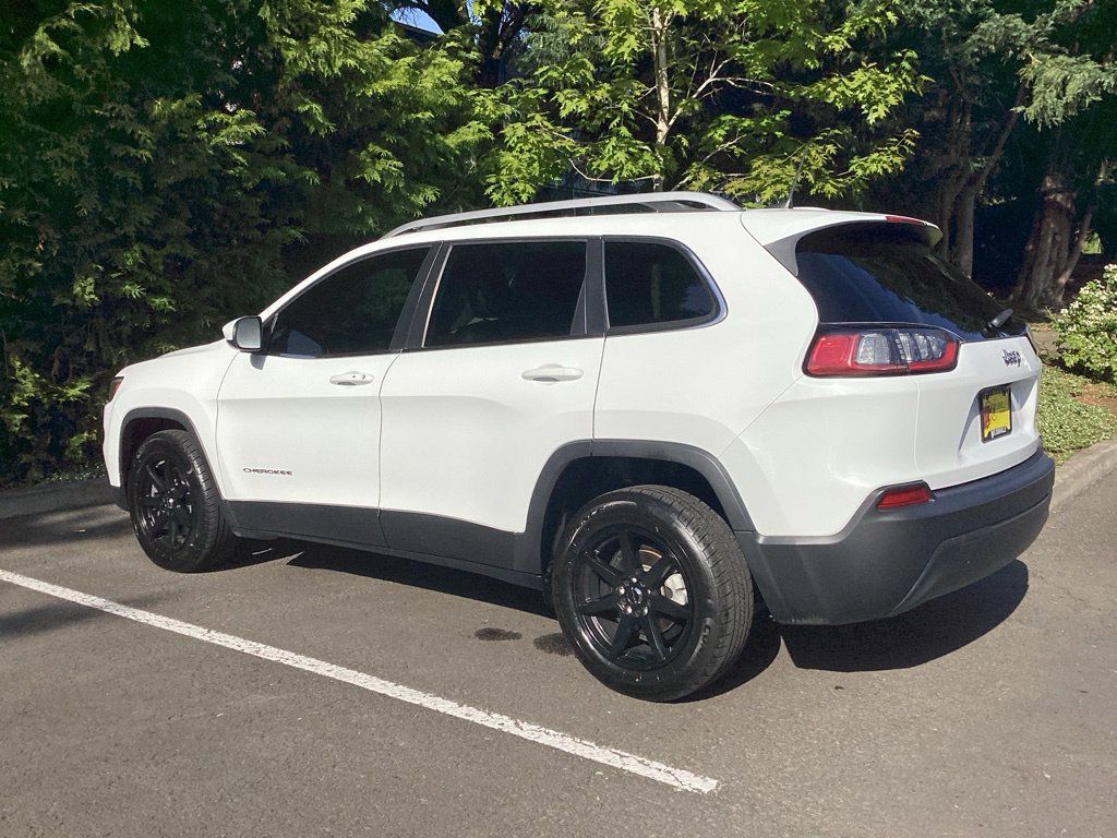 Used 2019 Jeep Cherokee Latitude Plus FWD image 8