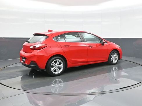 Used 2017 Chevrolet Cruze LT w/ Convenience Package FWD image 7