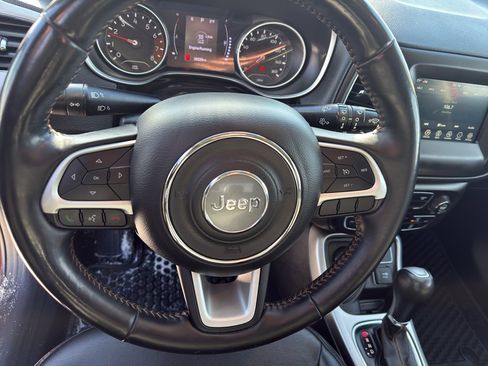 Used 2019 Jeep Compass Latitude w/ Cold Weather Group image 16