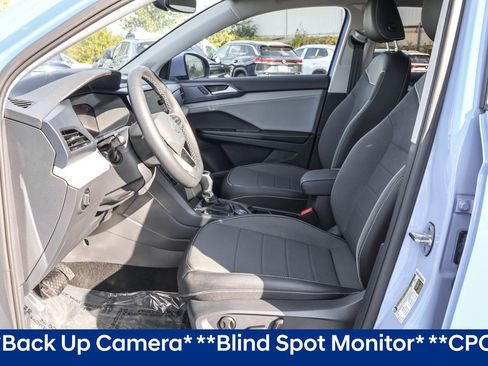 Used 2024 Volkswagen Taos SE image 6