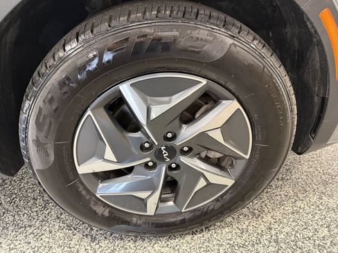 Used 2022 Kia Sorento S AWD/4WD image 25