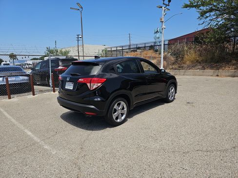 Used 2018 Honda HR-V LX image 4