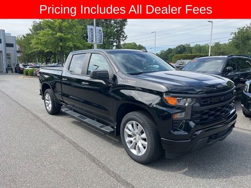 Used 2022 Chevrolet Silverado 1500 Custom AWD/4WD image 1