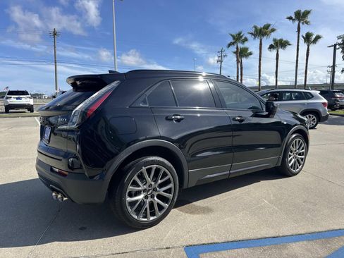 Used 2019 Cadillac XT4 Sport w/ Cold Weather Package FWD image 5