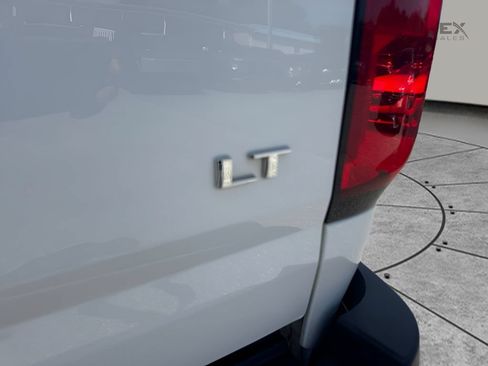 Used 2022 Chevrolet Colorado LT w/ Fleet Safety Package RWD image 15
