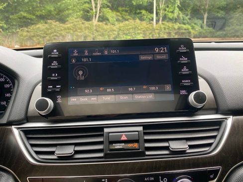 Used 2018 Honda Accord EX image 23
