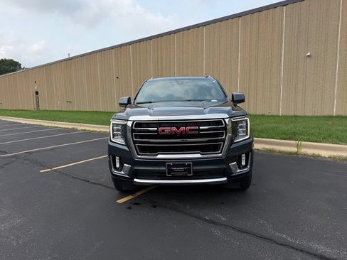 Used 2021 GMC Yukon SLT w/ SLT Luxury Plus Package AWD/4WD image 3