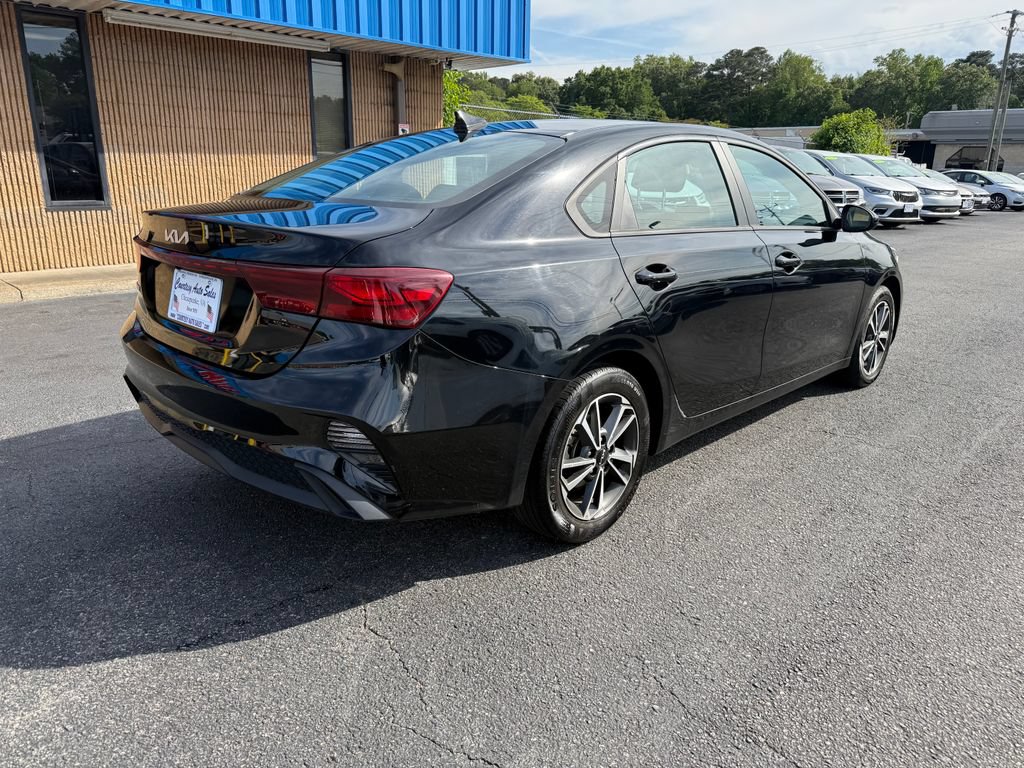 Used 2023 Kia Forte LXS FWD image 9
