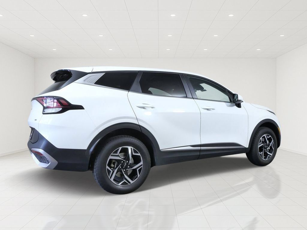 Used 2023 Kia Sportage LX AWD/4WD image 6