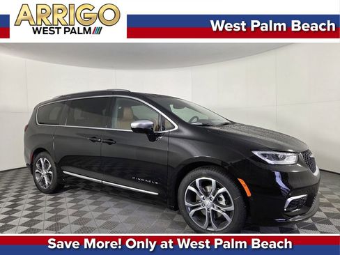 New 2026 Chrysler Pacifica Pinnacle w/ Trailer Tow Group image 1